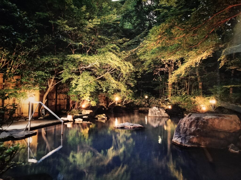 Sanraku hot spring roten-buro onsen