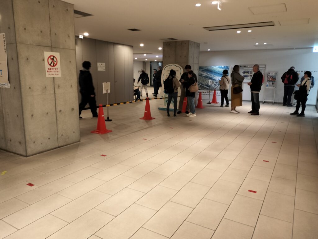 Toyosu tuna auction waiting space